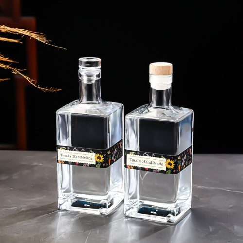 Chai thủy tinh vuông nắp gỗ cao su, nắp thủy tinh 500ml