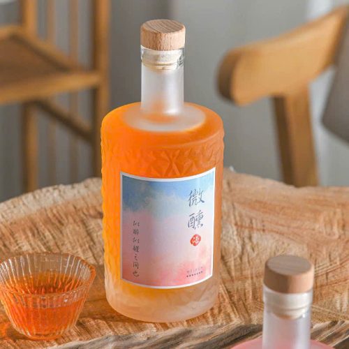 Chai tròn vai vuông họa tiết nổi 500ml