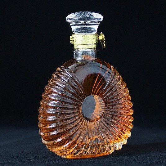 chai-thuy-tinh-hinh-quat-vo-cho-xo-chai- thuy-tinh-dung-ruou-bigmanglass (1) Chai thủy tinh XO hình quạt dung tích 500ml và 750ml