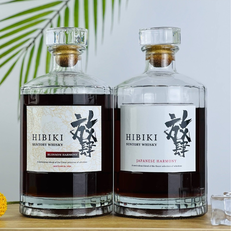 Vỏ chai Hibiki đựng rượu dung tích 750ml